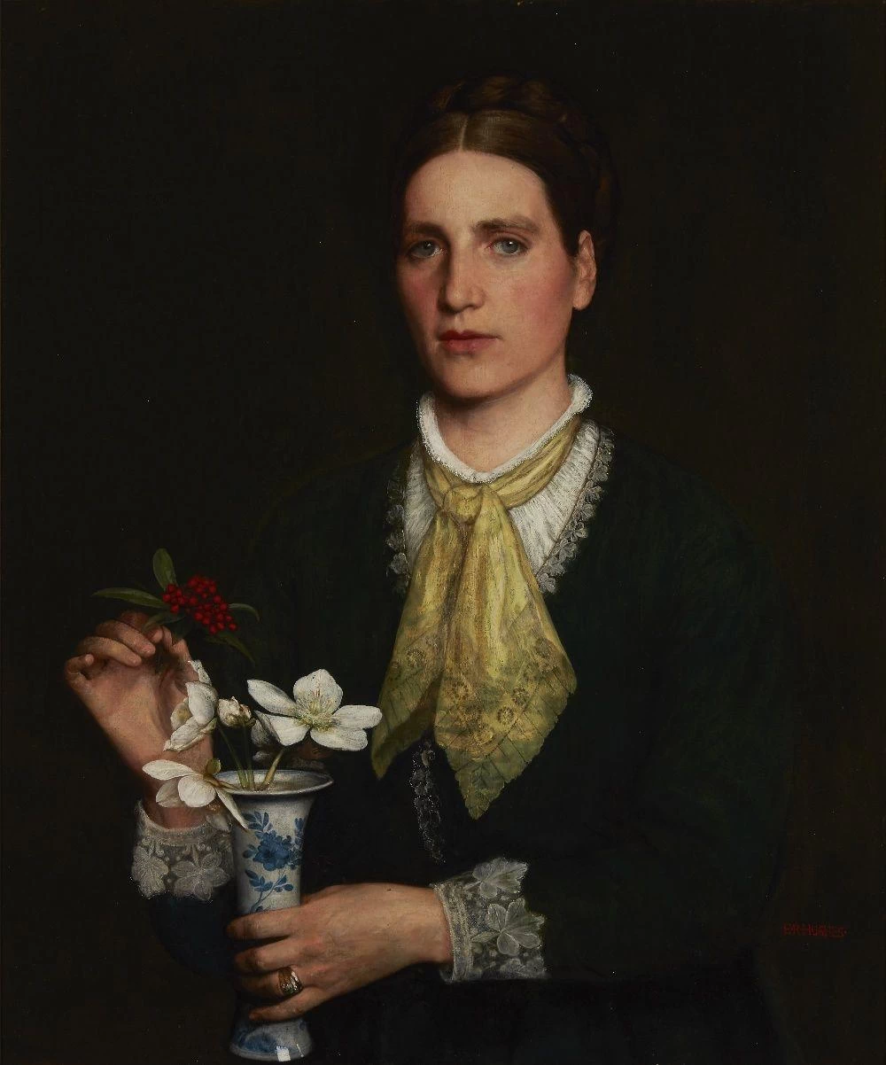 Elizabeth Webb, che tiene in mano un vaso di fiori